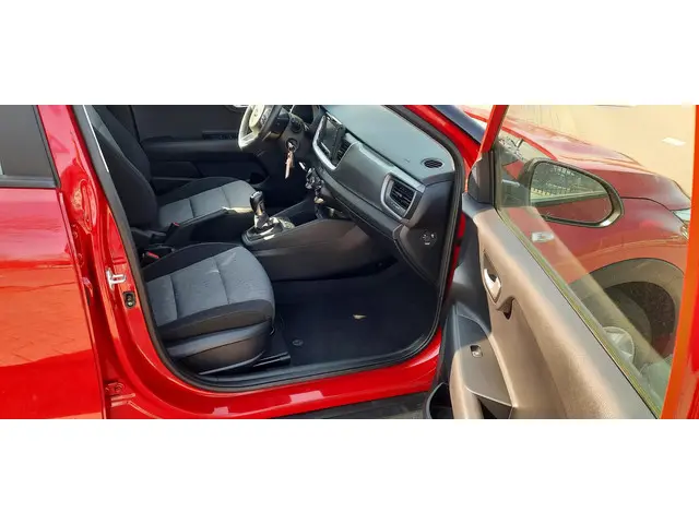Kia Stonic 1.0 T-GDi Design Edition 2018 Benzine 6