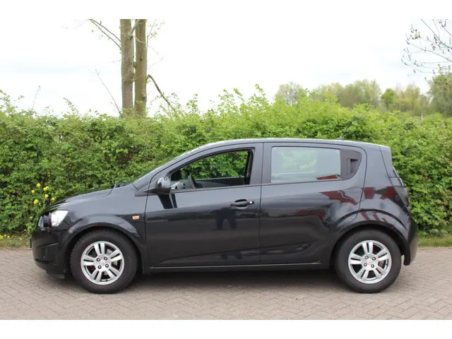 Chevrolet Aveo 1.2 LT 2013 Benzine 2