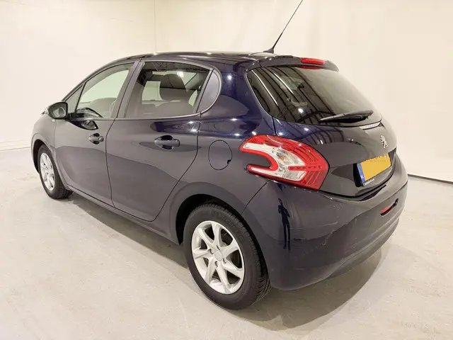 Peugeot 208 HB 1.2 VTi Style Navi/Clima 2014 Benzine 4