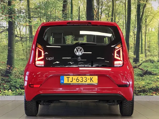 Volkswagen up! 1.0 BMT move up! 2018 Benzine 6