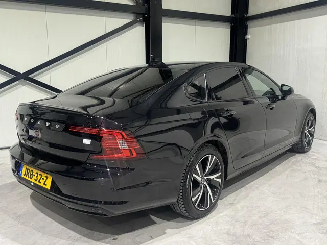 Volvo S90 2.0 T8 AWD R-Design 2021 Hybride Benzine 35