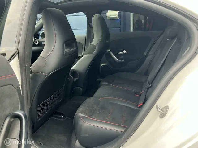 Mercedes-Benz CLA 250 AMG Line panorama 2021 Benzine 9