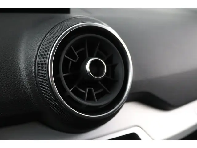 Audi Q2 30 TFSI epic 2020 Benzine 34