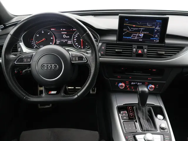 Audi A6 Avant 3.0 TDI V6 218 PK QUATTRO AUT. 2017 Diesel 3