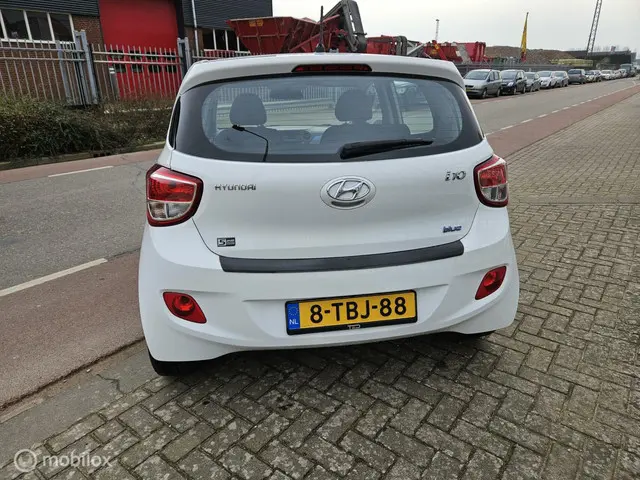 Hyundai i10 1.0i i-Motion nieuwe apk 2014 Benzine 4