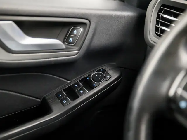 Ford Kuga 2.5 PHEV Titanium Sport 2021 Hybride Benzine 23