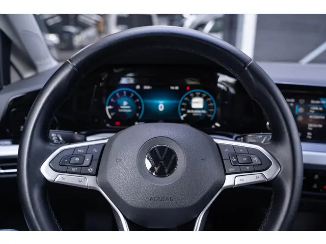 Volkswagen Golf 1.0 TSI Life 2020 Benzine 19