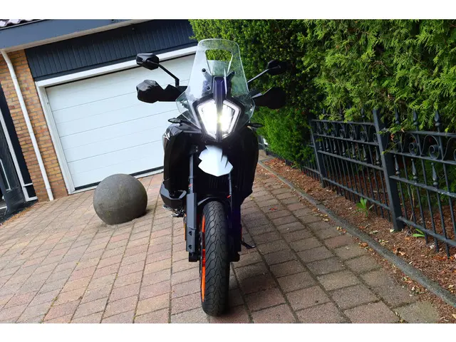 KTM 890 SMT ABS TechPack 2023 Benzine 13