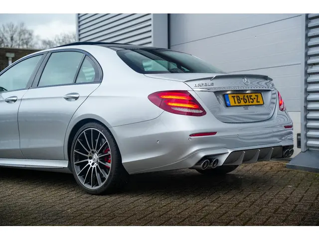 Mercedes-Benz E-Klasse AMG 43 4Matic 2018 Benzine 34