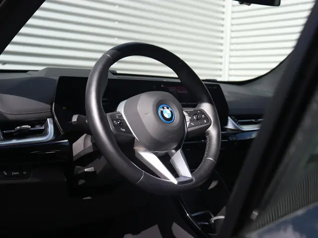 BMW iX1 xDrive30 2023 Elektrisch 16