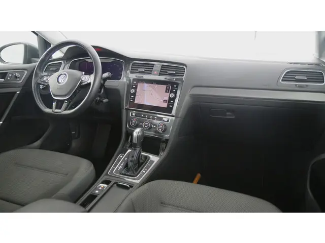 Volkswagen e-Golf 36kWh / 136pk E-DITION 2020 Elektrisch 19