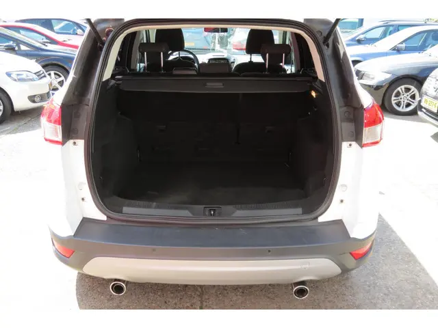 Ford Kuga 1.5 Trend , AIRCO , NAVI , LM VELG 2016 Benzine 22