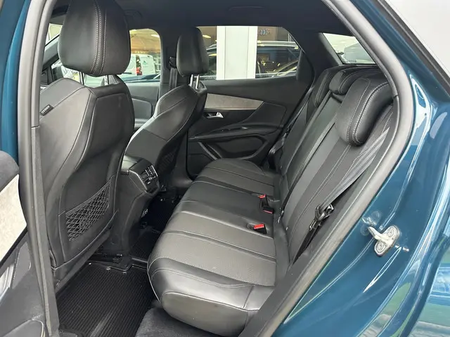 Peugeot 3008 1.2 PureTech GT Pack Business 2022 Benzine 18