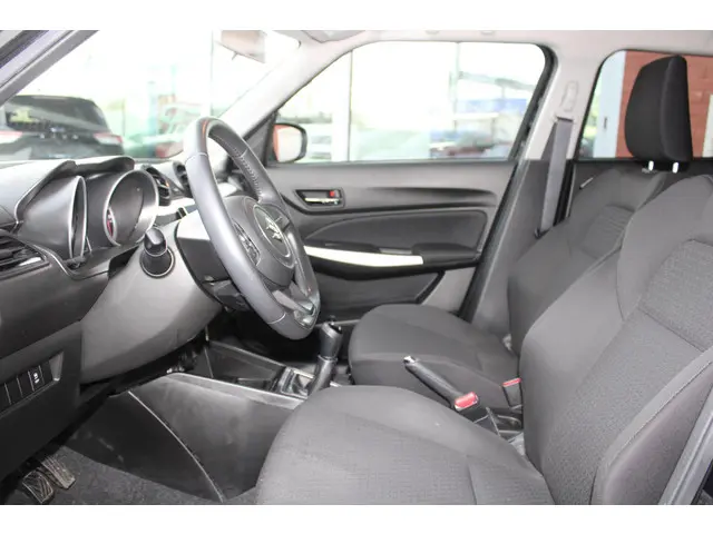 Suzuki Swift 1.0 Select 2018 Benzine 8