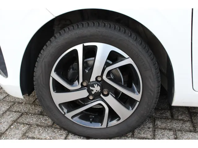 Peugeot 108 1.0 e-VTi Allure Camera, NAP 2017 Benzine 8