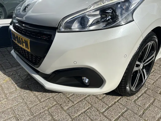 Peugeot 208 1.2 Turbo 110PK GT-line 2018 Benzine 45