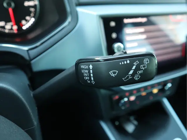 SEAT Arona 1.0 TSI Style Business 2019 Benzine 29