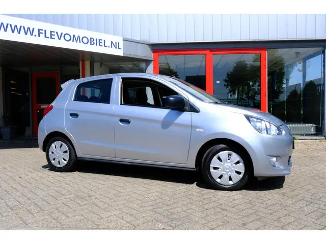 Mitsubishi Space Star 1.0 Inform 5-drs Airco 2014 Benzine 4