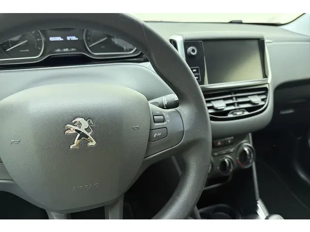 Peugeot 208 1.2 PureTech Blue Lion 2018 Benzine 15