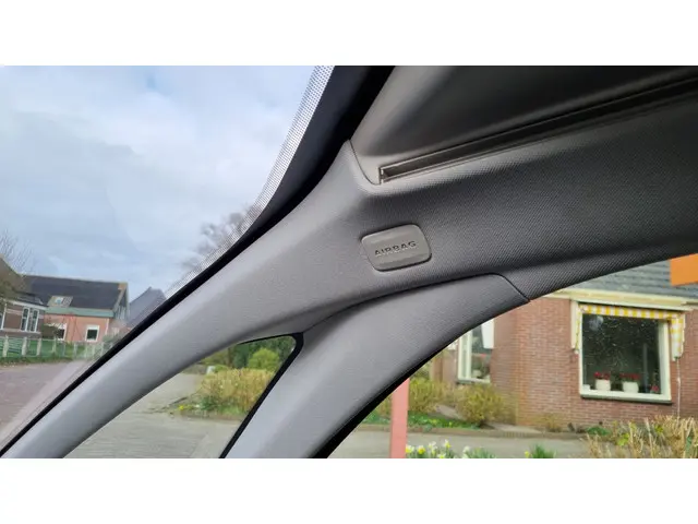 Citroën C4 Picasso 1.2 PureTech Selection 2017 Benzine 22