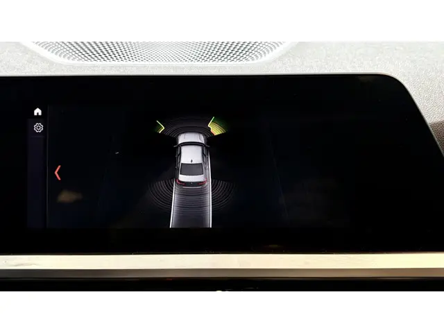 BMW 3 Serie 320i High Executive 2020 Benzine 15