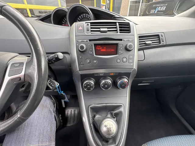 Toyota Verso 1.6 VVT-i Comfort 2014 Benzine 12