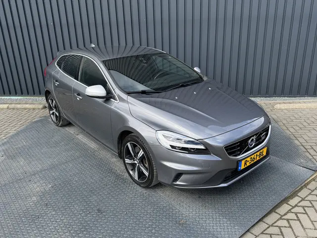 Volvo V40 1.5 T3 R-Design 2019 Benzine 16