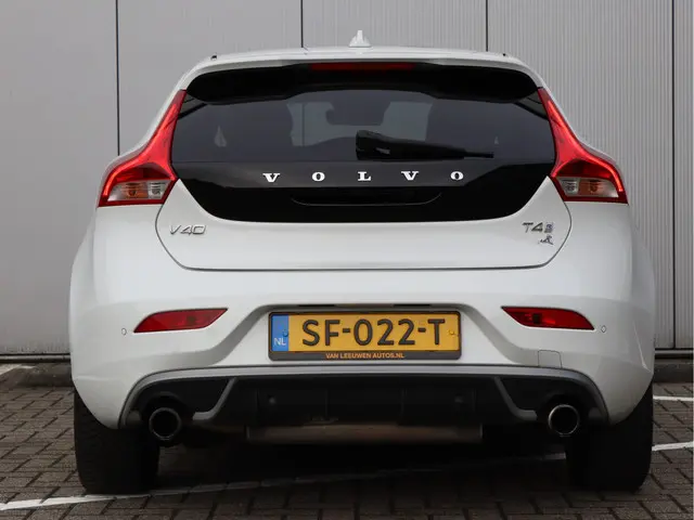 Volvo V40 2.0 T4 R-design 2018 Benzine 7