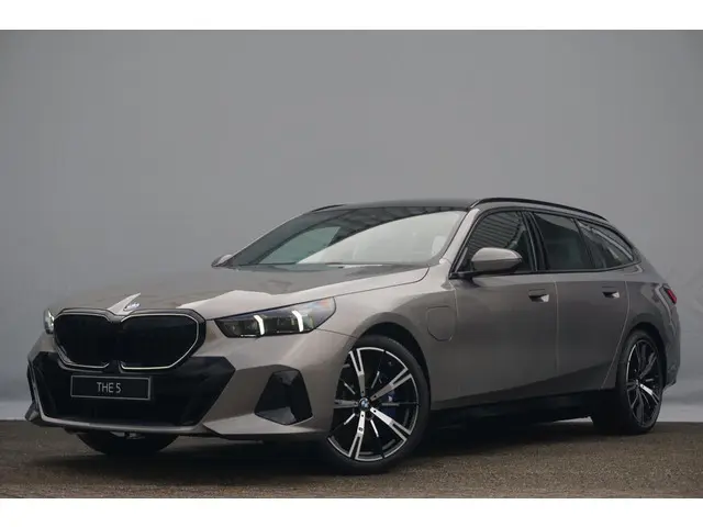 BMW 5 Serie Touring 550e xDrive 2026 Hybride Benzine 25