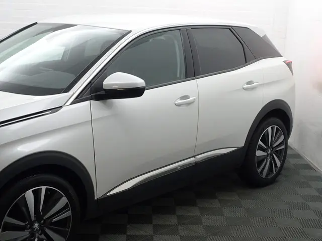 Peugeot 3008 1.2 PureTech Allure Aut- 2019 Benzine 31