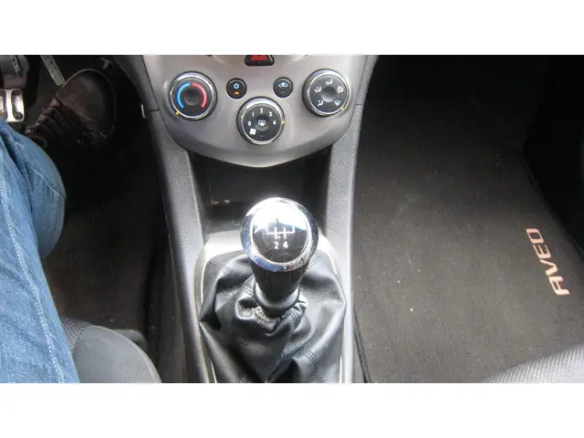 Chevrolet Aveo 1.2 LT 2012 Benzine 13