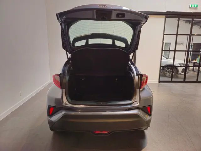 Toyota C-HR 1.8 Hybrid Dynamic 2020 Hybride Benzine 24