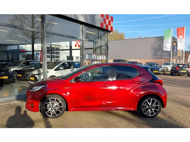 Toyota Yaris 1.5 Hybrid Executive 2021 Hybride Benzine 6