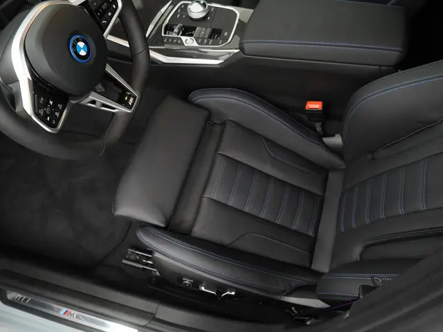 BMW 3 Serie 330e Sedan 2025 Hybride Benzine 13