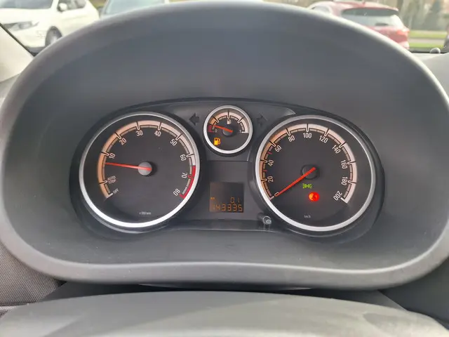 Opel Corsa 1.4-16V BlitZ 2014 Benzine 24