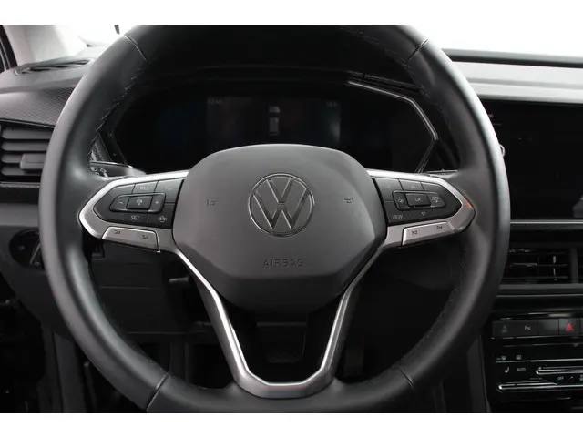 Volkswagen T-Cross 1.0 TSI 110pk DSG Life 2022 Benzine 16