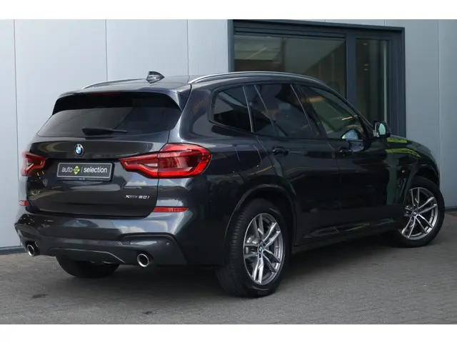 BMW X3 xDrive20i High Executive 2018 Benzine 7