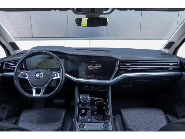 Volkswagen Touareg 3.0 TDI R-Line 2018 Diesel 28