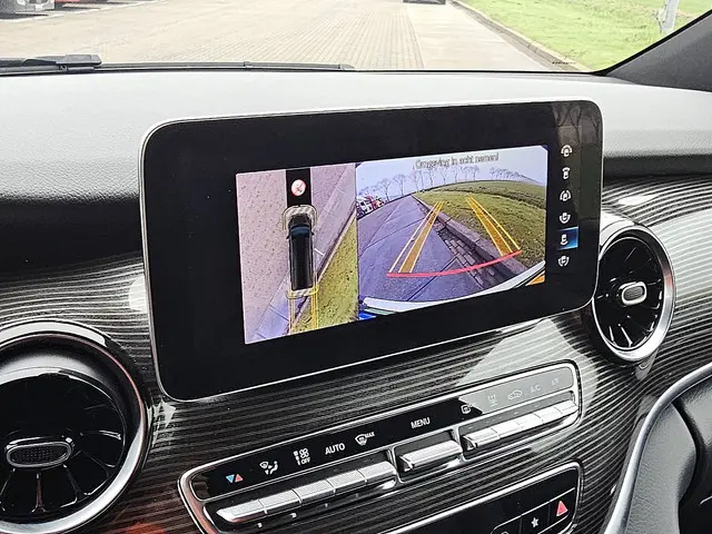 Mercedes-Benz EQV 300 2024 Elektrisch 18