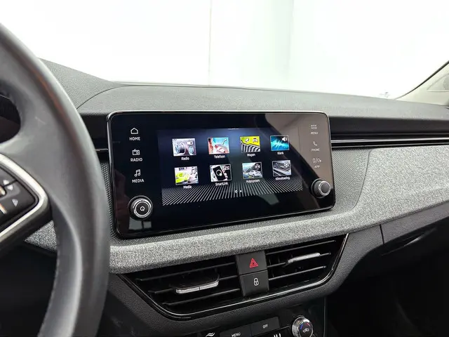 Škoda Kamiq 1.0 TSI Business Edition DSG 2025 Benzine 25