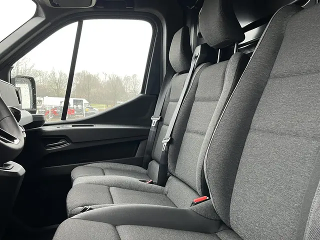 Renault Master T35 2.0 dCi 130 L2H2 Start 2024 Diesel 22