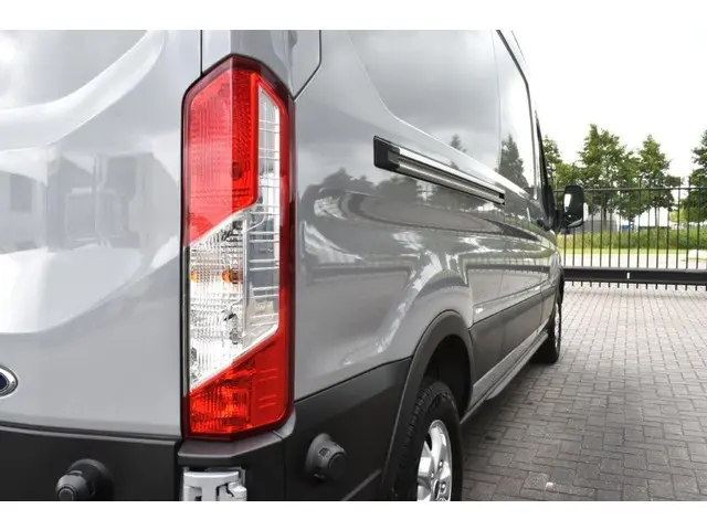 Ford Transit 350 2.0 TDCI L3H2 Limited 2024 Diesel 20