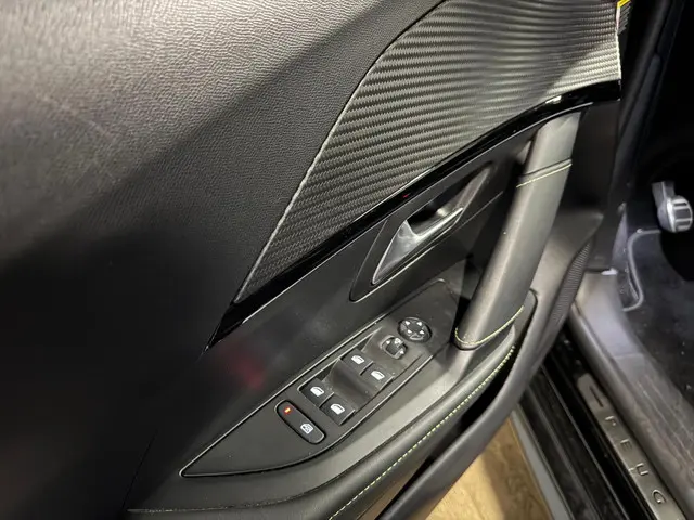 Peugeot 208 1.2 PureTech GT-Line CAM VOL' 2020 Benzine 17