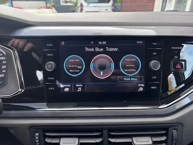 Volkswagen Polo 1.0 TSI Highline R-line 2018 Benzine 38