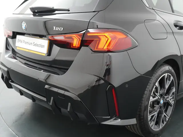 BMW 1 Serie 120 M Sport Design Edition 2025 Benzine 27