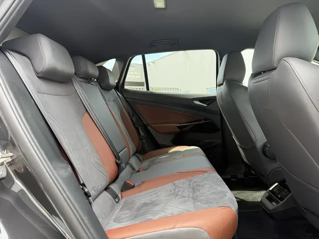 Volkswagen ID.4 Aut. First Edition 77kWh 2020 Elektrisch 14