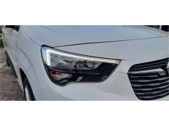 Opel Combo Tour 1.2 Turbo L2H1 Edition 7p. 2020 Benzine 38