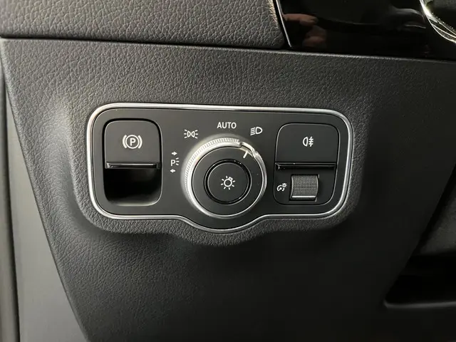 Mercedes-Benz GLA 250 e AMG Line 2020 Hybride Benzine 42