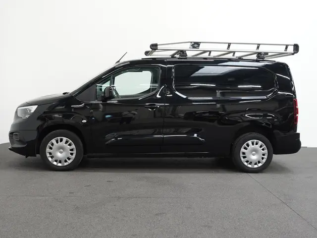 Opel Combo 130pk Automaat L2H1 Edition 2022 Diesel 32