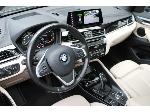 BMW X1 sDrive20i VDL Nedcar Edition 2020 Benzine 23